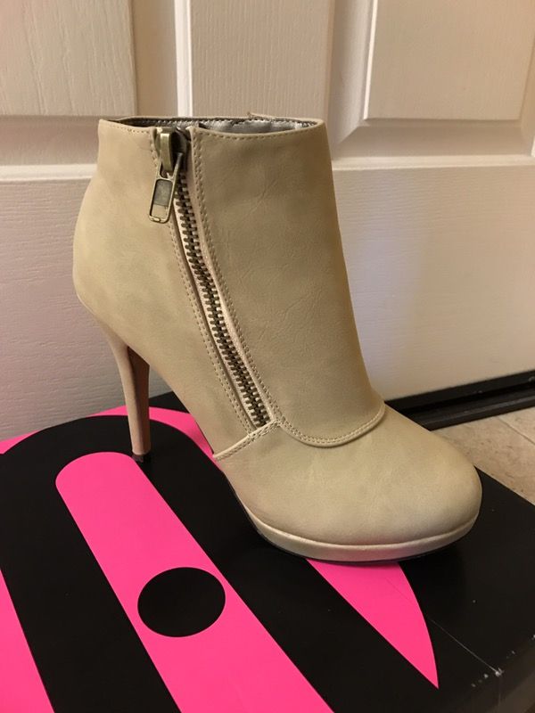 Ivory ankle boots size 8.5