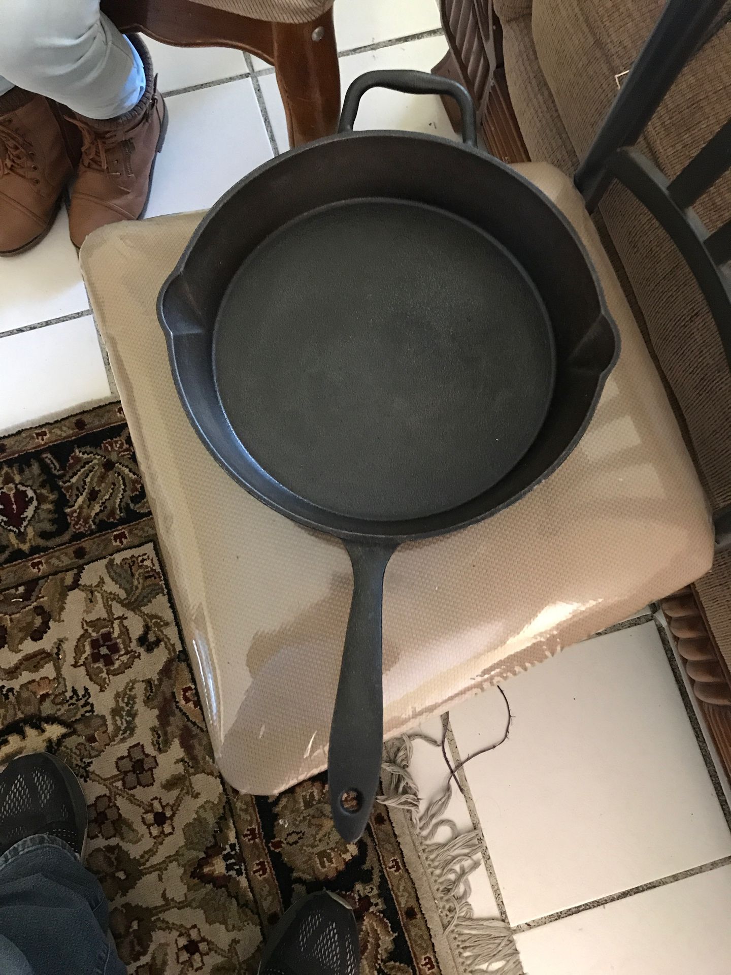 Delmonico cast iron pan