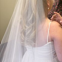 Finger Tip Bridal Veil