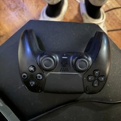 black ps5 controller