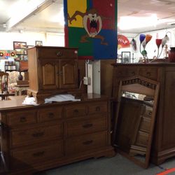 4 Piece Bedroom Set By Link Taylor and Ethan Allen Furniture For Sale  