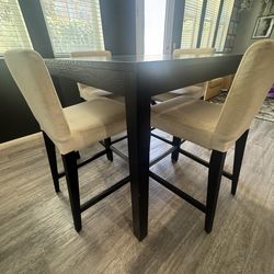 Counter Height Dining Table / Chairs