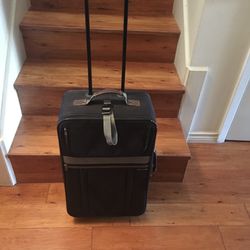 Carry On Suitcase  The Dimensions are ;24”H X 14” W x7,5”D   (78759 Nw Austin)