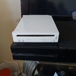 Modded Wii Have Nes Sega Gameboy Games Asking 150 I Payed 250 For It Has A One Controller And Cords