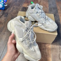 Adidas Yeezy 500 Blush size 7.5 DB2908 OG Cream •reflective Yeezy 500 SOLD OUT •Mens size: 7.5 ( fit like size 7 ) •great condition- worn couple tim