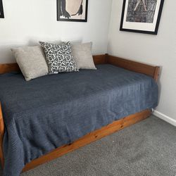 Twin Daybed with Trundle, Mattresses, and Bedding
