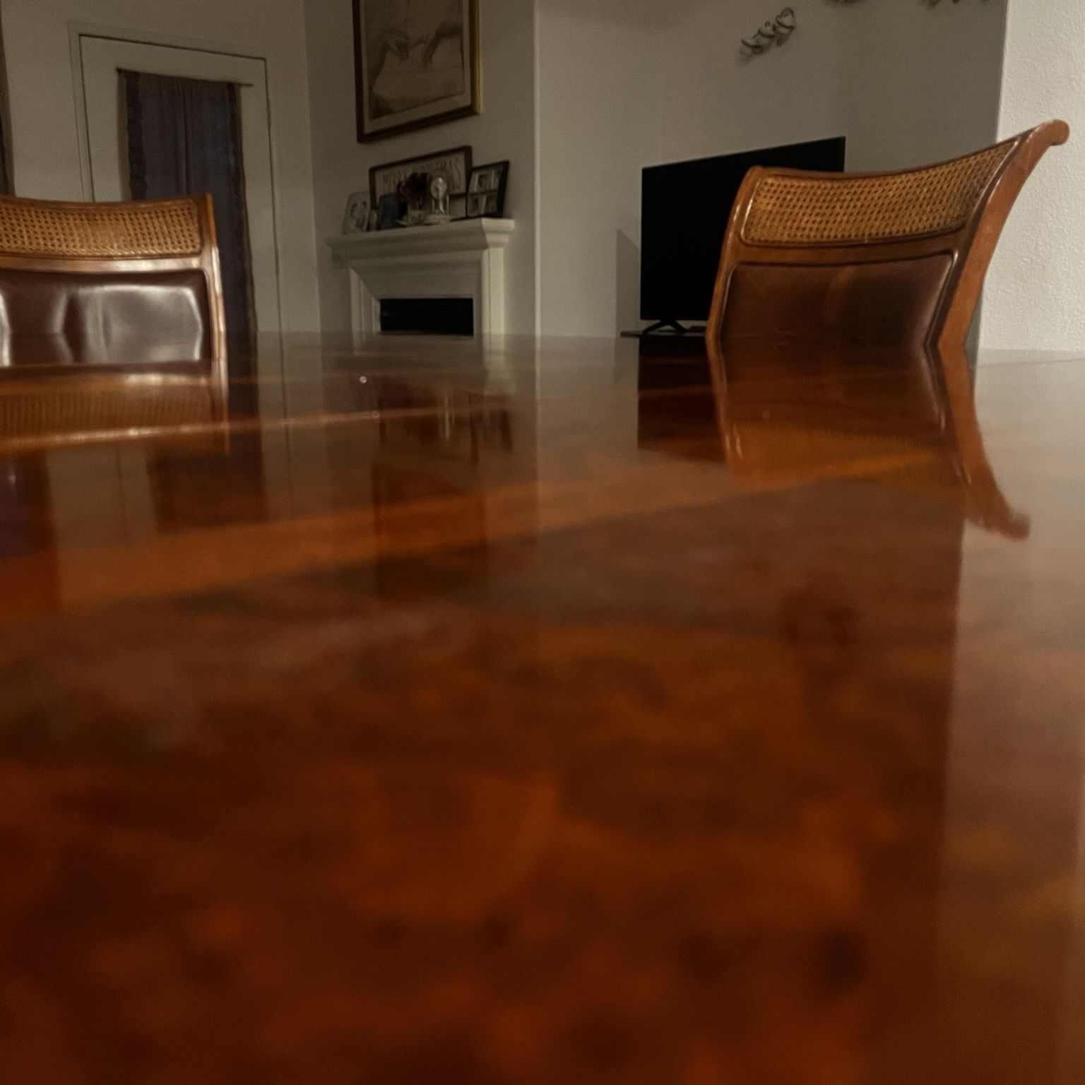 Dinning Table And Chairs (Comedor)