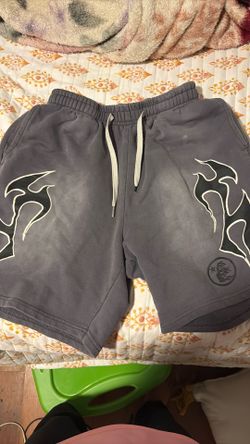 Hell star shorts used 2 size large