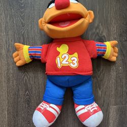 2010 Hasbro Sesame Street 14" Plush Stuffed 123 Talking/Singing Ernie 