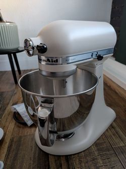 5 Quart Tilt-Head Stand Mixer - Artisan Series (Refurbished)
