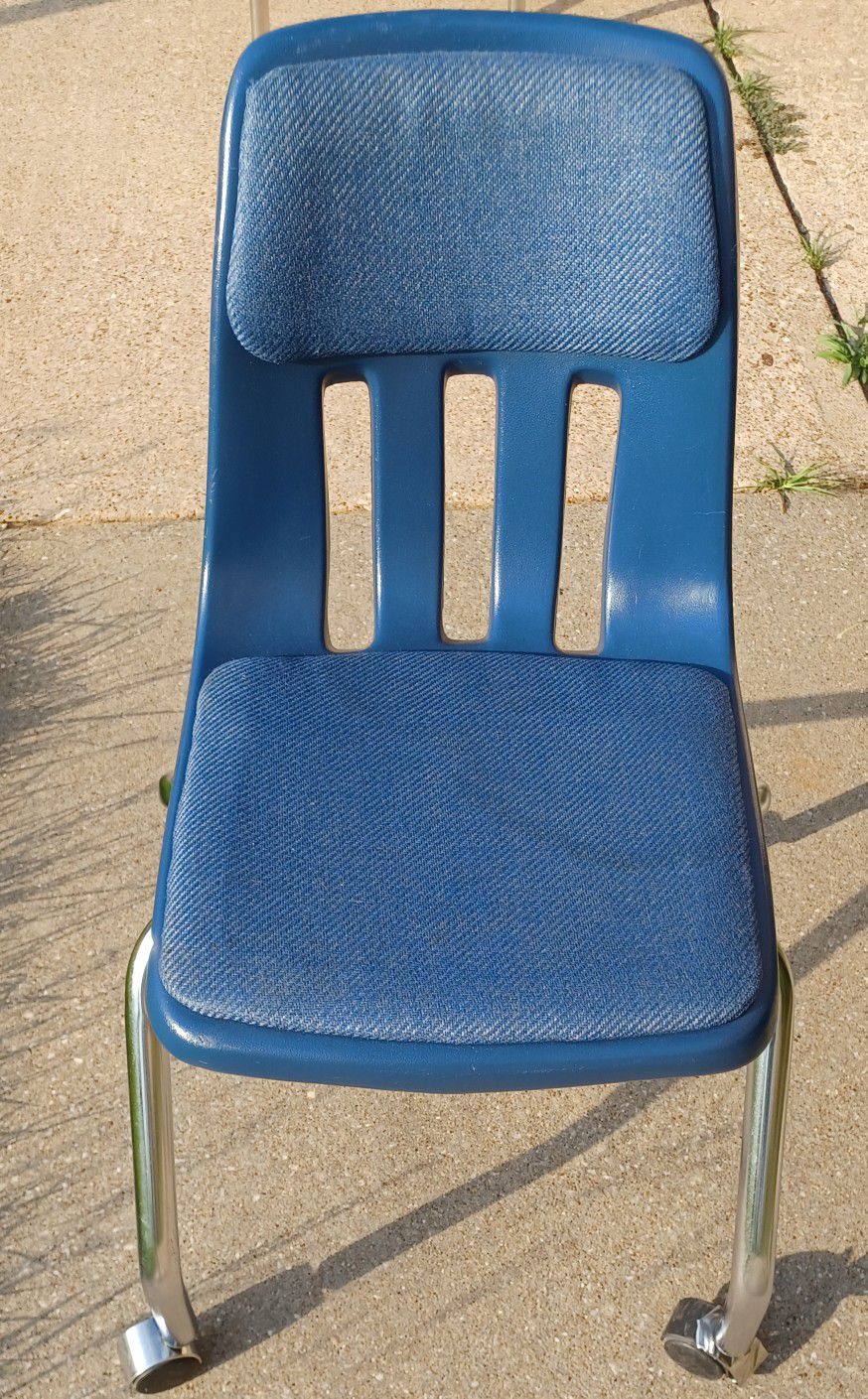 Blue Plastic Padded Chairs On Wheels