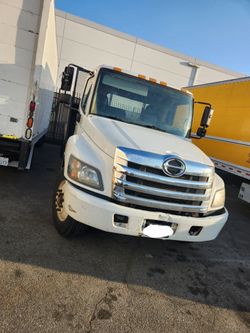 2017 hino 268
