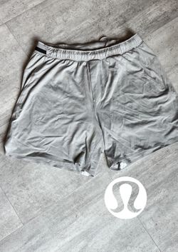 Lululemon Shorts, Size Large