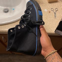 Brand new Undftd Converse ! Sz 10.5