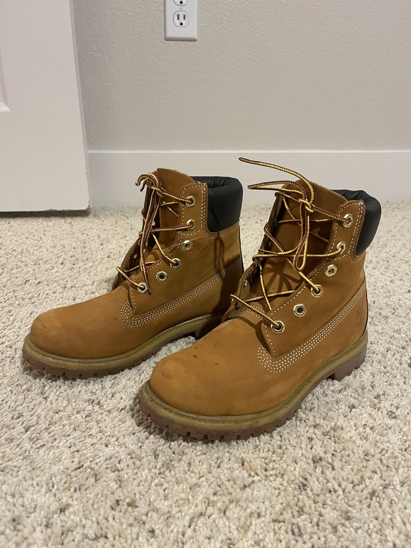 Women Size 7 Timberland boots