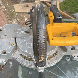 DEWALT Miter Saw