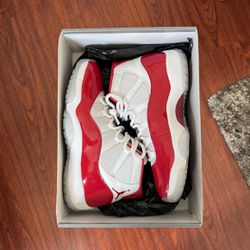 Air Jordan 11s LV Supreme Collab for Sale in Apple Valley, CA