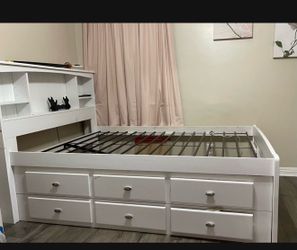 Full size bed