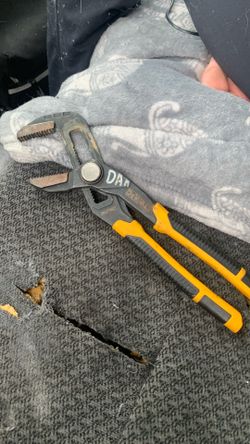 Dewalt adjustable pliers