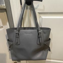 Large Michael kors voyager east west bag