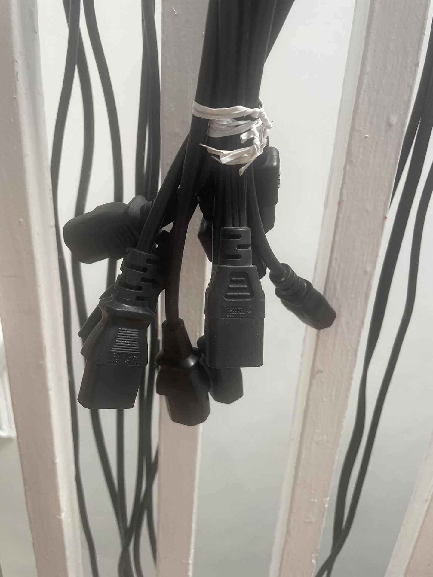 many 3 pin power cords