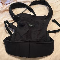 Baby carrier (momcozy)
