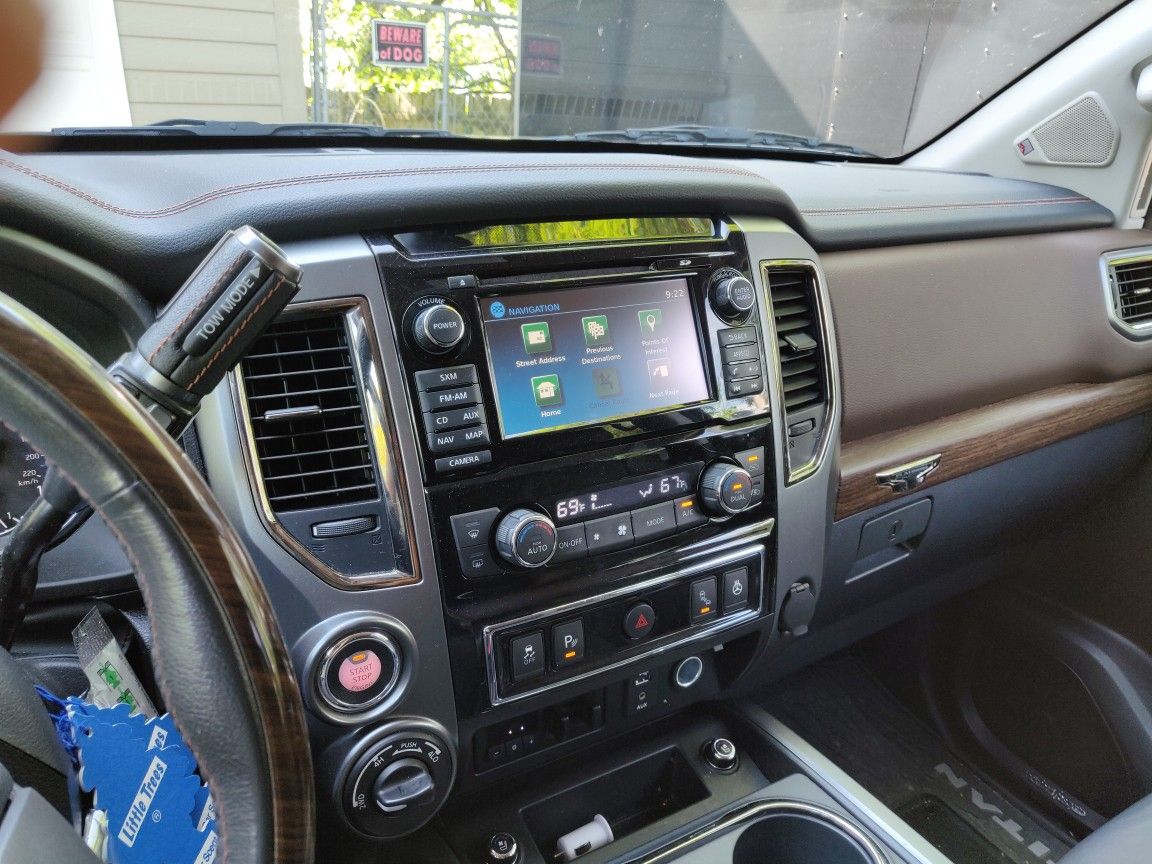 2017 Nissan Titan