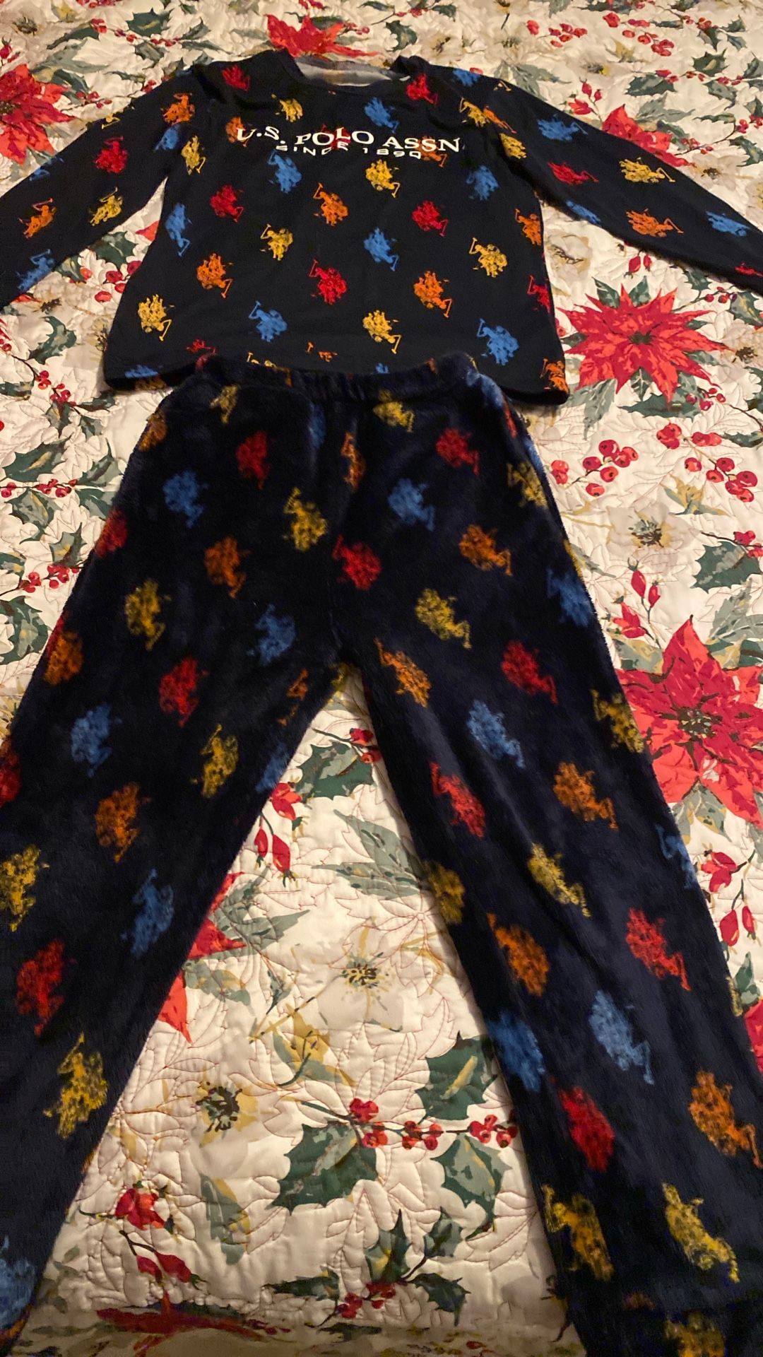 Pijamas Size 6/7 $5.00Usadas 2 Veces