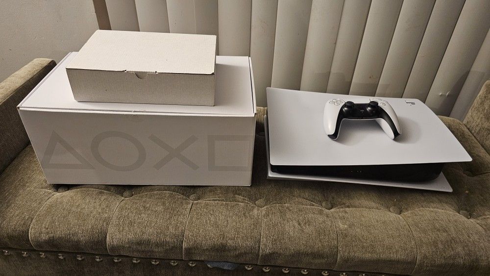 Playstation 5 bundle with Vr 2 And Charging Station