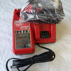 Milwaukee M12/m18 Charger With M18 1.5 Battery 
