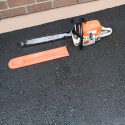 stihl chain saw with 25" bar model MS-391 runs great 