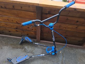 Three wheeled scooter