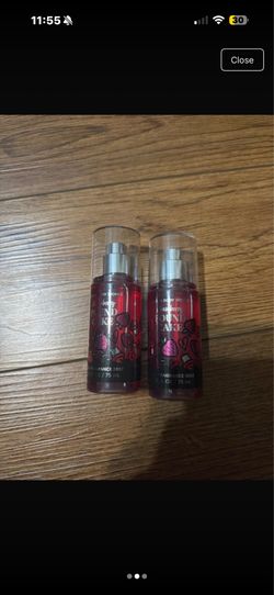 Bath & body works strawberry pound cake travel size body spray