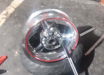 Motorcycle tires and mount