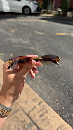 Authentic Cartier buffs steal price