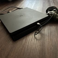 Refurbished PS4 Slim With PS4 Controller 