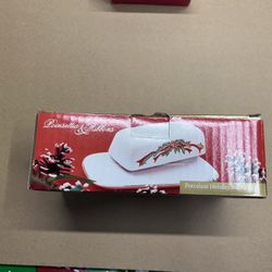 Poinsettia And Ribbons Butter Fish 