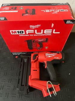 Milwaukee M18 FUEL 18-Volt Lithium-Ion Brushless Cordless Gen II 18-Gauge Brad Nailer (Tool-Only)