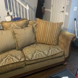 Free Living Room Furniture 