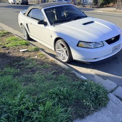 I'm selling a 1999 Ford Mustang GT