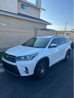 2017 Toyota Highlander SE