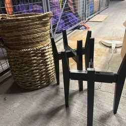 Assorted Plant Baskets/pots and plant stands 
