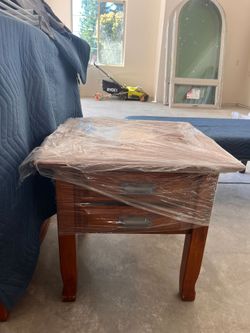 Solid Wood End Tables (Set of 2) – Great Condition
