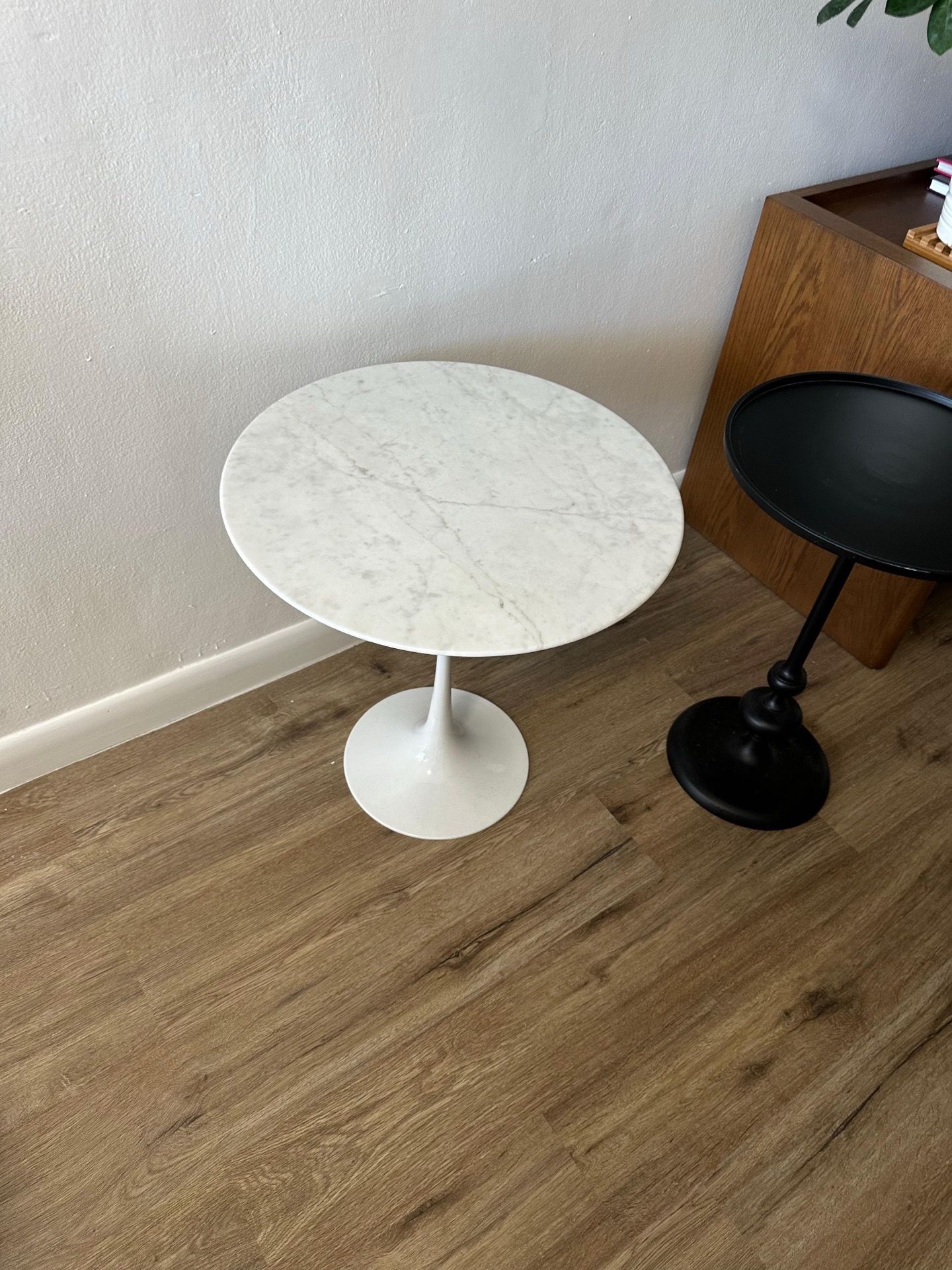 TULIP SIDE TABLE