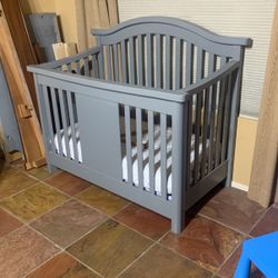 Baby Crib 58x31
