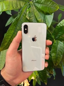 iPhone X - Unlocked - 64GB