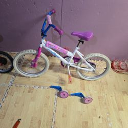 Kids bike with training wheels