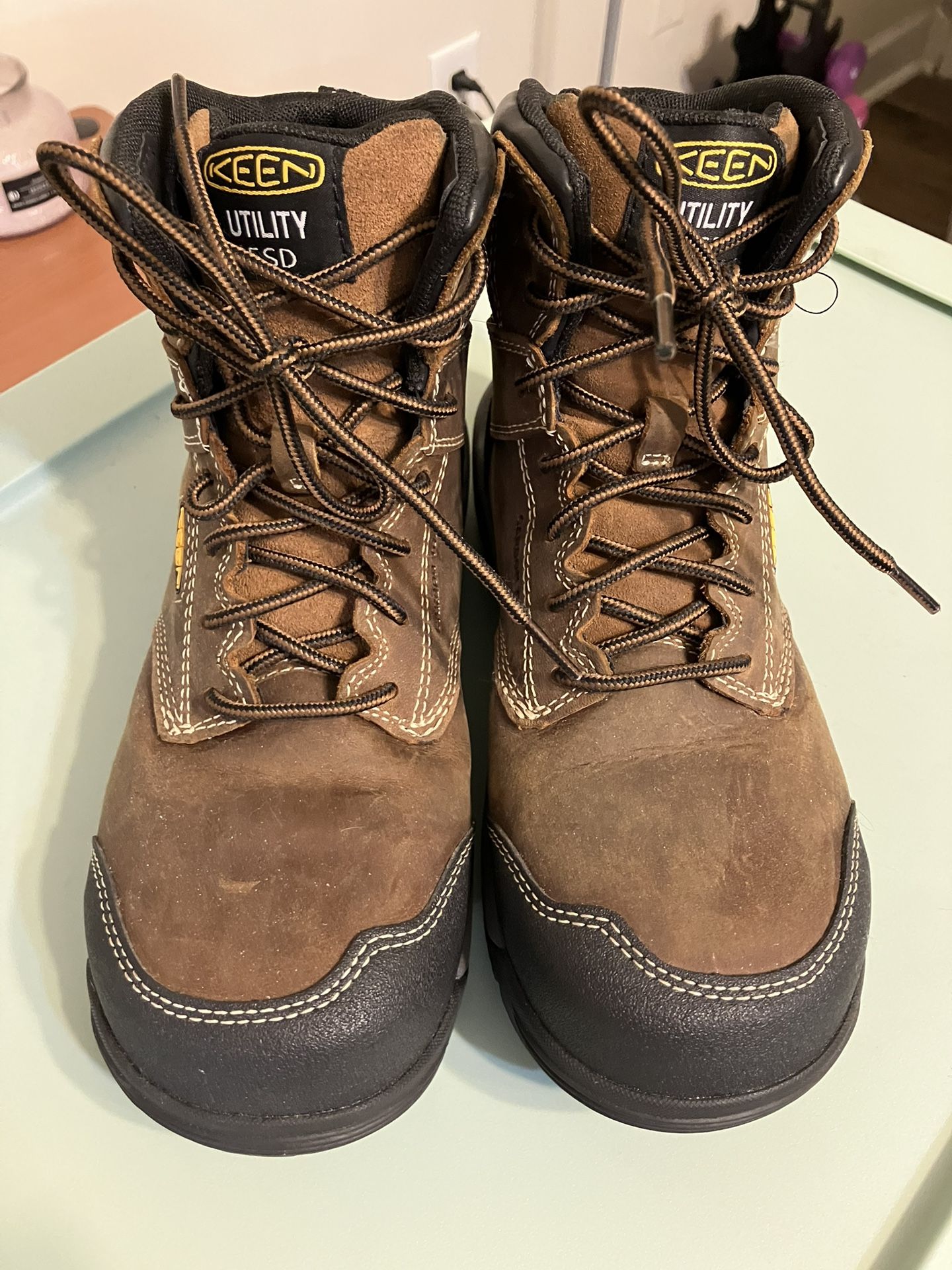 BRAND NEW KEEN STEEL TOE WOMENS WORK BOOTS WITH SHOCK SAFETY 