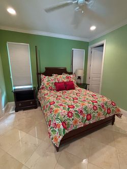 BEDROOM SET