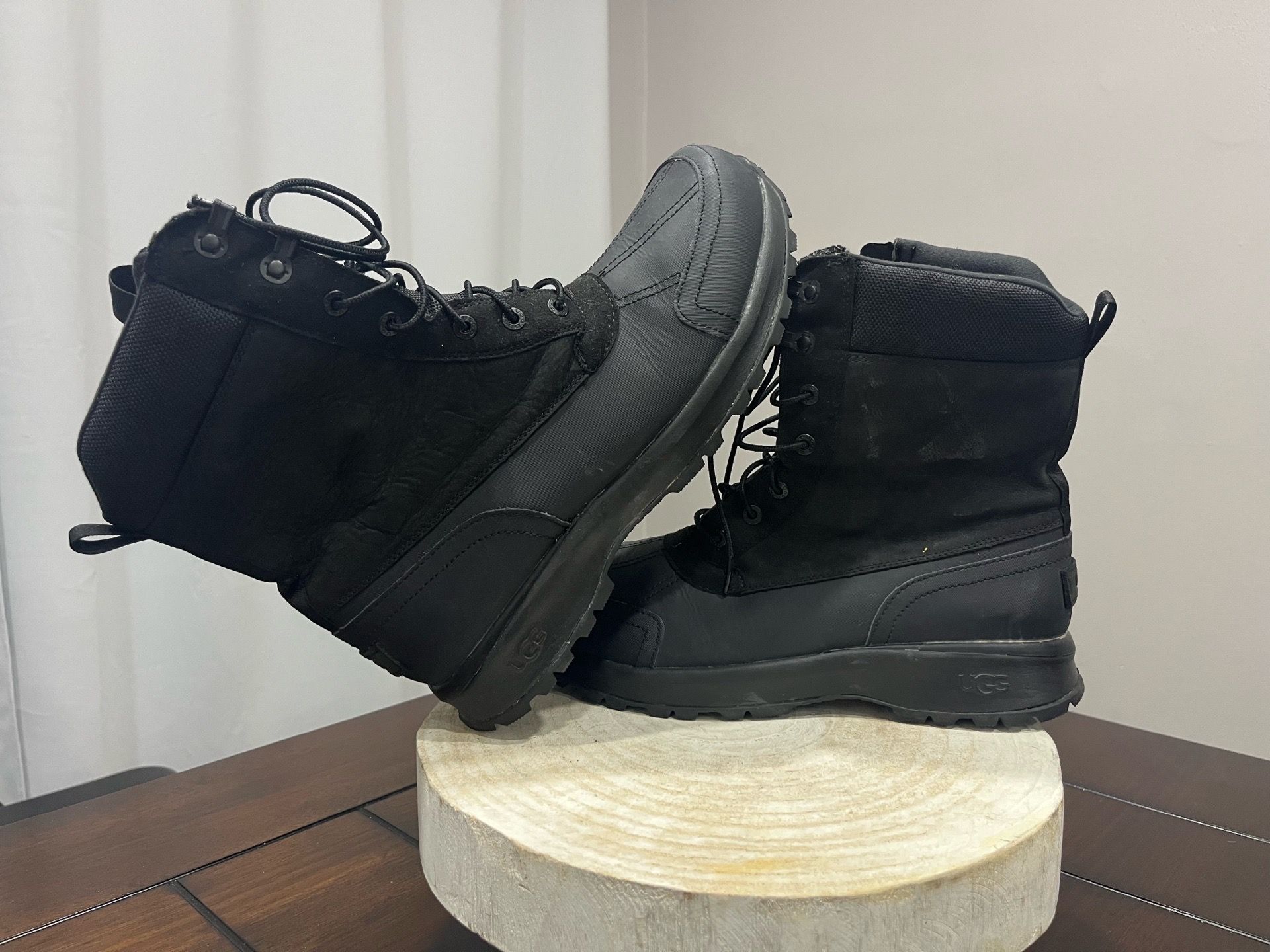 UGG Emmett Duck Boot Hi Mens Size 12 Black Waterproof Leather Winter Snow Shoes style #1130766